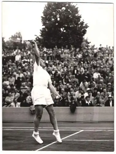 Fotografie Atlantic, Tennis Daviscup 1939 in Berlin, Spielszene der Schwede Schröder gegen H. Henkel