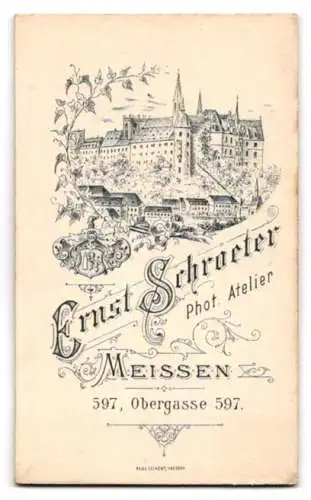 Fotografie Ernst Schroeter, Meissen, Obergasse 597, Sitzendes Kleinkind