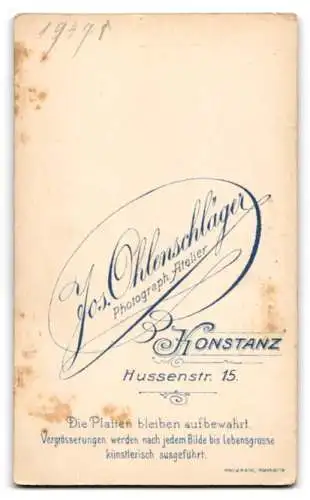 Fotografie Jos. Ohlenschläger, Konstanz, Hussenstr. 15, Porträt eines eleganten Herrn mit Schnurrbart