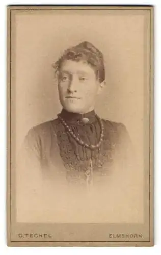 Fotografie G. Techel, Elmshorn, Mühlenstrasse 12, Portrait einer Frau mit Kette