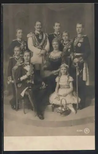 AK Kaiser Wilhelm II. mit seiner adeligen Familie