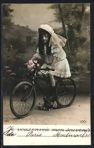 AK Mädchen mit Blumen auf einem Fahrrad