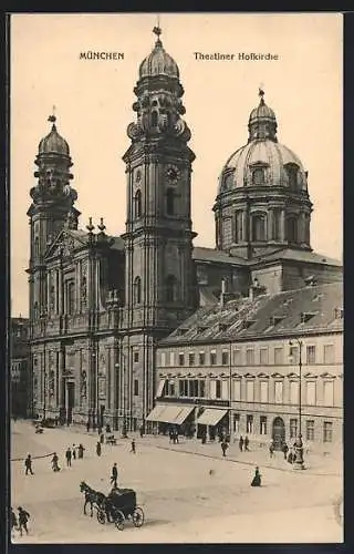 AK München, Partie an der Theatiner Hofkirche, Pferdekutsche