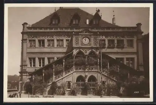 AK Bern, Rathaus mit Strassenpartie