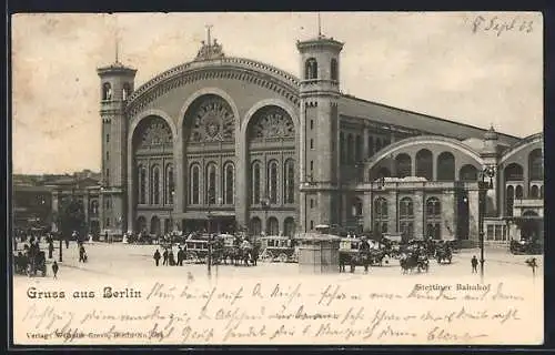 AK Berlin, Stettiner Bahnhof mit Kutschen und Passanten, Invalidenstrasse