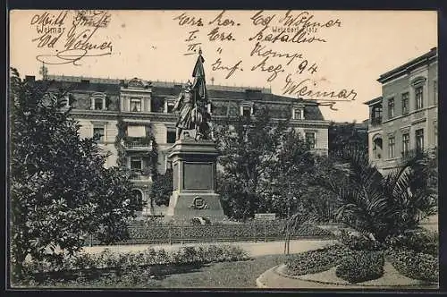 AK Weimar / Thüringen, Wetzdorf-Platz mit Denkmal