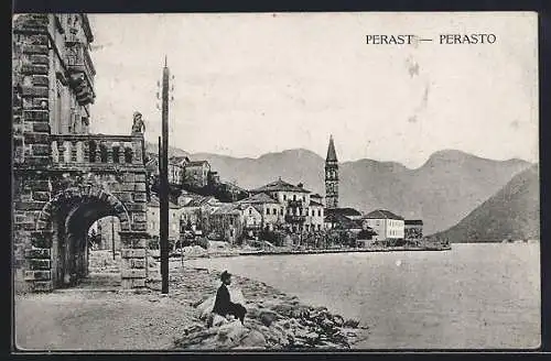 AK Perast, Ortsansicht mit Kirche und Bergpanorama