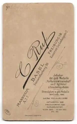 Fotografie C. Ruf, Basel, Steinenthorberg 20, Porträt einer jungen Frau