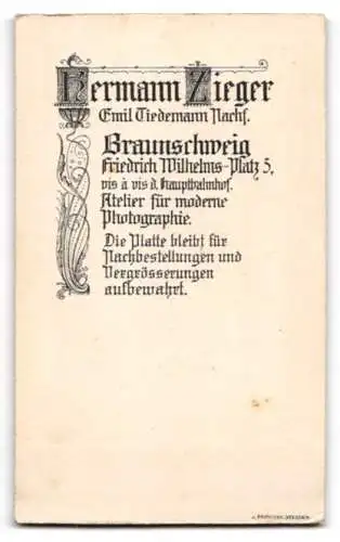 Fotografie Hermann Zieger, Braunschweig, Friedrich Wilhelms-Platz 5, Junge in Anzug mit Mütze