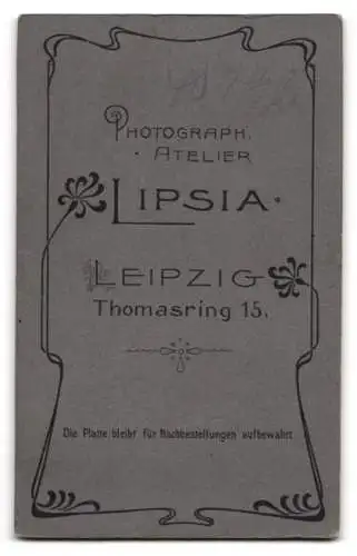 Fotografie Atelier Lipsia, Leipzig, Thomasring 15, Porträt eines Mannes mit Brille und Bart