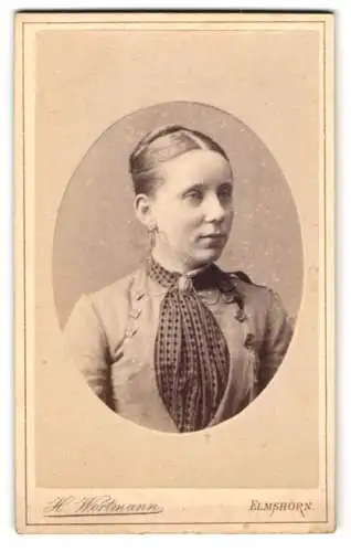 Fotografie H. Wortmann, Elmshorn, Neue Strasse 76, Portrait einer Dame