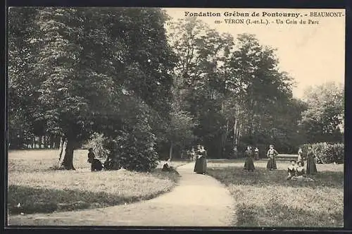 AK Beaumont-en-Véron, Un Coin du Parc de la Fondation Gréban de Pontourny