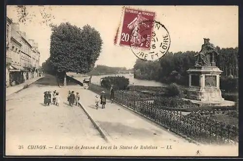 AK Chinon, L`Avenue de Jeanne d`Arc et la Statue de Rabelais