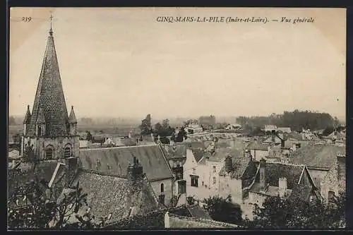 AK Cinq-Mars-la-Pile, Vue générale avec clocher et toits du village