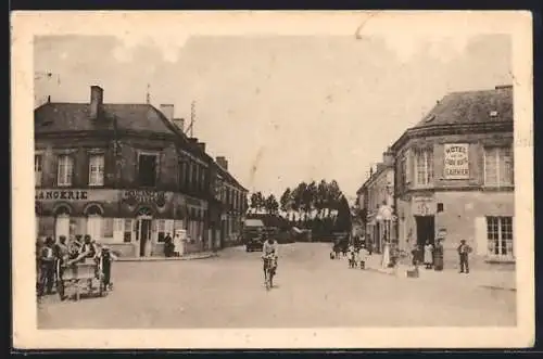 AK Cléré, Route de Château-la-Vallière avec boulangerie et hôtel animés