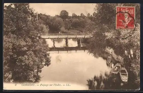 AK Cormery, Paysage sur l`Indre avec pont et barques sur la rivière