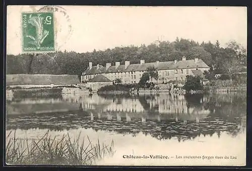 AK Château-la-Vallière, Les anciennes forges vues du Lac