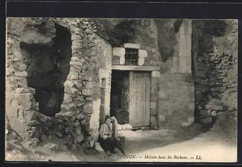 AK Chinon, Maison dans les Rochers