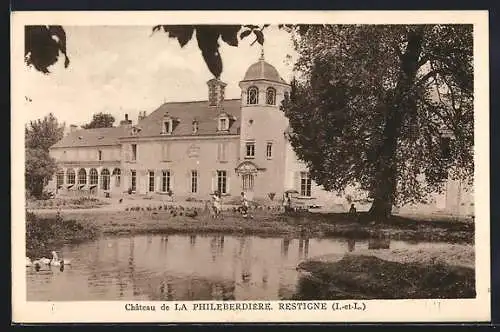 AK Restigné, Château de la Philberdière et étang paisible