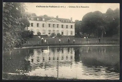 AK Château-la-Vallière, Château de la Roussière et son étang avec cygne