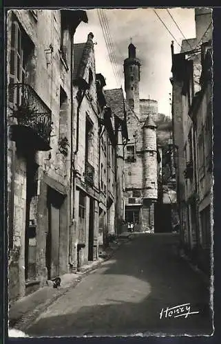 AK Chinon, La Tour de l`Horloge vue du Grand Carroi