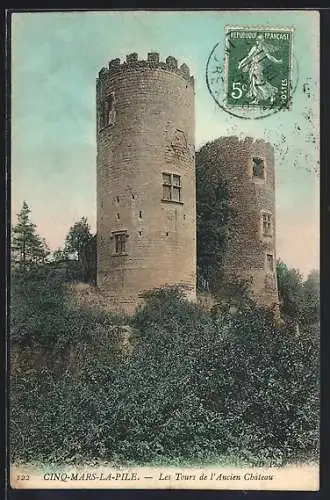 AK Cinq-Mars-la-Pile, Les Tours de l`Ancien Château