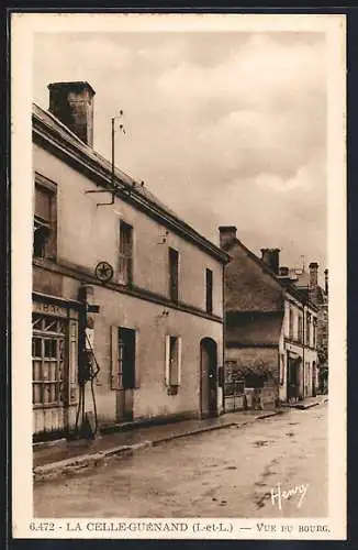 AK La Celle-Guenand, Vue du bourg