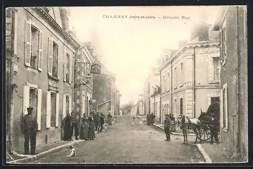 AK Channay, Grande Rue avec passants et charrette tirée par un cheval