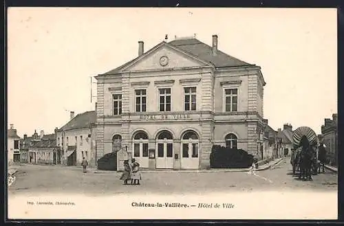 AK Château-la-Vallière, Hôtel de Ville