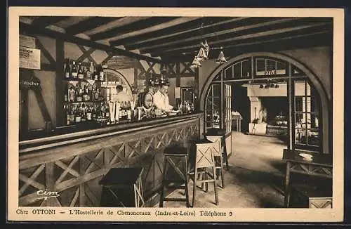 AK Chenonceaux, Intérieur de l`Hostellerie Chez Ottoni avec bar et cheminée