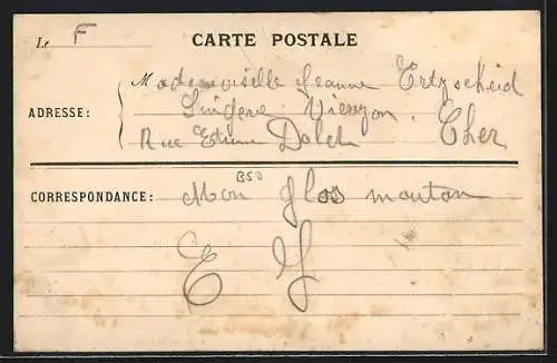 AK Chenonceaux, Place de la Mairie avec calèche et arbres environnants