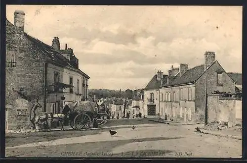 AK Cheillé, La Chapelle avec charrette et coq sur la place du village