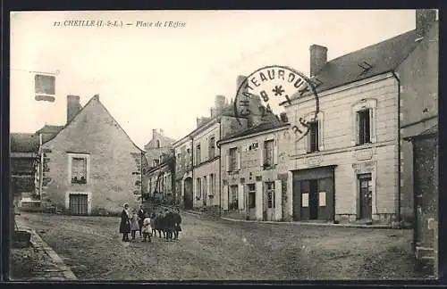 AK Cheillé, Place de l`Église avec groupe d`enfants et bâtiments historiques