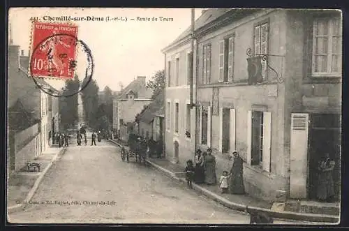 AK Chemillé-sur-Dême, Route de Tours avec villageois et calèche