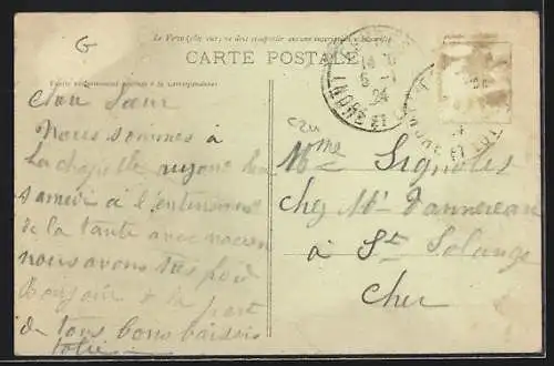 AK La Chapelle-Blanche, Grande Rue animée avec passants et bâtiments historiques