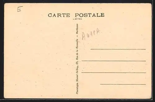 AK La Chapelle-sur-Loire, L`église et bâtiments adjacents