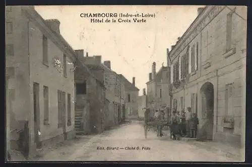 AK Chambourg, Hôtel de la Croix Verte et rue animée