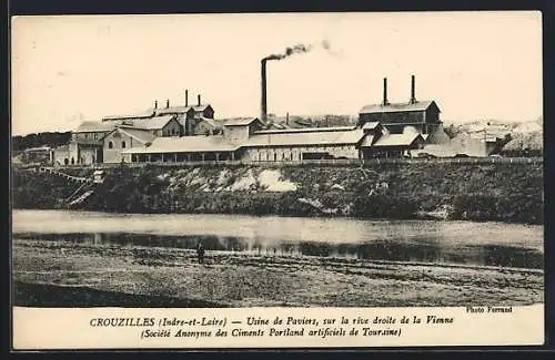 AK Crouzilles, Usine de Pavons sur la rive droite de la Vienne (Société Anonyme des Ciments Portland)