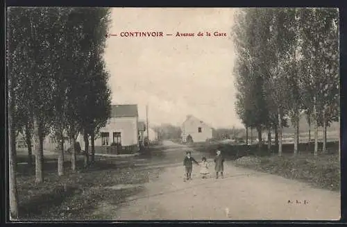 AK Continvoir, Avenue de la Gare avec enfants jouant sur la route