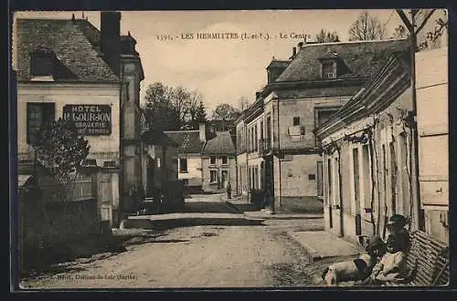 AK Les Hermites, Vue du centre avec l`hôtel et la rue principale