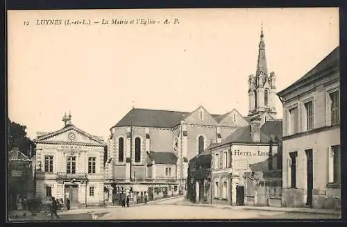 AK Luynes, La Mairie et l`Église