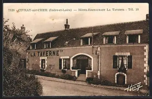 AK Civray-sur-Cher, Hôtel-Restaurant La Taverne et facade pittoresque