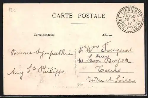 AK Lignières, Le Centre du Bourg avec rue animée et bâtiments historiques
