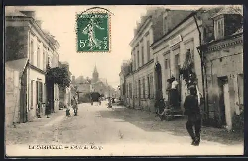 AK La Chapelle, Entrée du Bourg