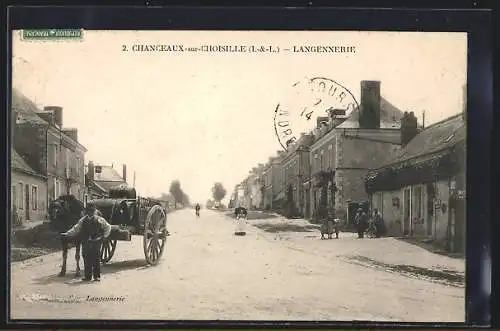 AK Chanceaux-sur-Choisille, Rue principale avec charrette et maisons alignées