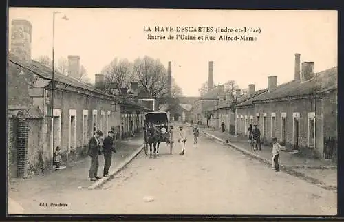 AK La Haye-Descartes, Entrée de l`Usine et Rue Alfred-Mame