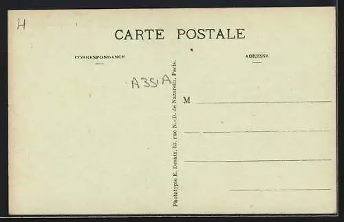 AK La Haye-Descartes, Entrée de l`Usine et Rue Alfred-Mame