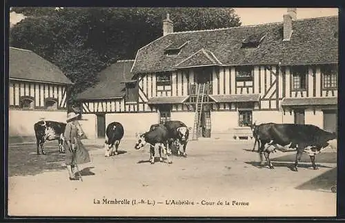 AK La Membrolle, L`Aubrière, Cour de la Ferme