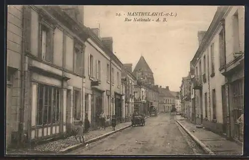 AK Manthelan, Rue Nationale animée avec bâtiments historiques et voiture ancienne