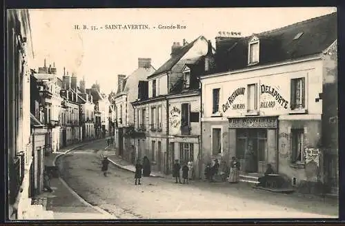 AK Saint-Avertin, Grande Rue animée avec commerces et passants